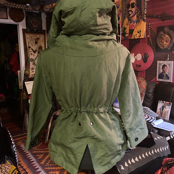 NICHOLAS K Silk and Linen Army Green Rain Jacket, size L (but fits like an S-M) - Picture 2 of 6